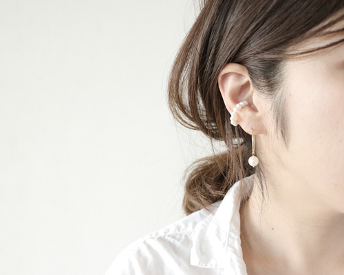美品　未使用　BEATRIZ PALACIOS 淡水パール３連 イヤーカフ 美品 未使用 BEATRIZ PALACIOS 淡水パール3連 イヤーカフ