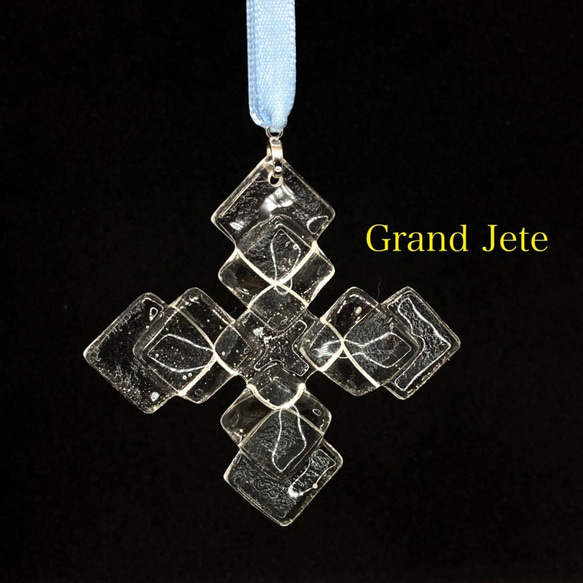 ガラスで作った雪の結晶オーナメント B（2個セット） 1枚目の画像