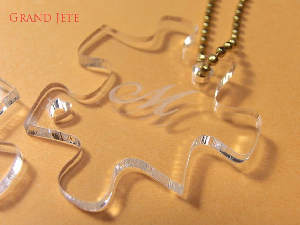 ペアイニシャルチャーム（パズルピース） 4枚目の画像