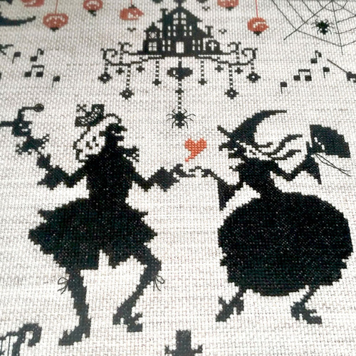 クロスステッチ完成品　ハロウィン＋Blaue Variatinen 0_aea5ad93d10abbf2d3708a7b2c08