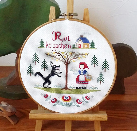 ヴィンテージフランス 赤リボンアヒルと蝸牛の行進 手刺繍クロスステッチ 麻クロス クロスステッチ完成品✧ヴェロニク・アンジャンジェ✧麻✧ペーパー