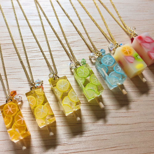 フルーツアイスキャンディーネックレス ネックレス・ペンダント tritum 