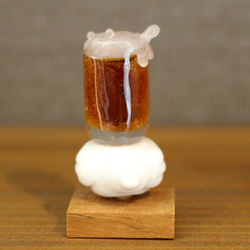 Java麻雀雕像攜帶啤酒玻璃 第3張的照片