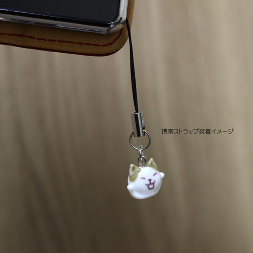 ニャンする猫のイヤホンジャック 白×キジトラ ガラス イヤホン