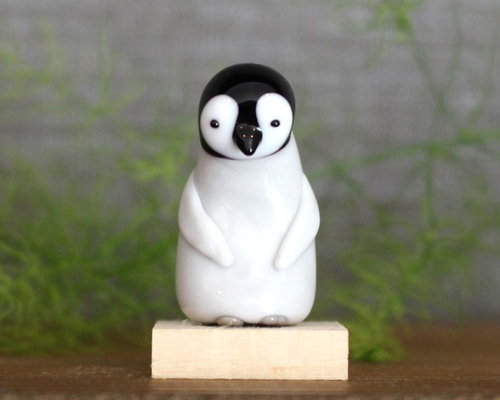 楽天市場】硝子のペンギン 可愛らしいガラスアート 置物