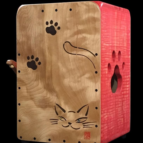 木製小型カホン 猫のロゴ付き　子供用 カホン ねこカホン professional model N-11スタンダードサイズ 打面
