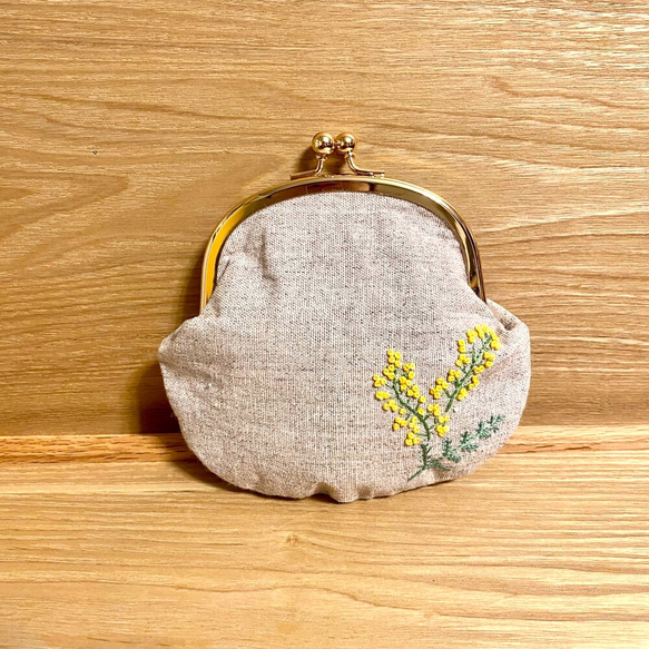 ミモザ刺繍がま口 2枚目の画像