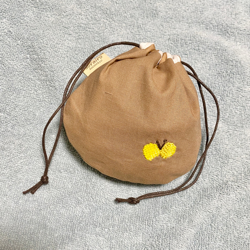 つぎはぎだらけのりんごの巾着 巾着袋 sorairo 通販 10469275｜Creema