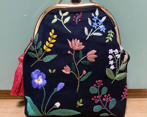 秋の気配 刺繍ポーチ・がま口 がま口 sorairo 通販 12508916｜Creema