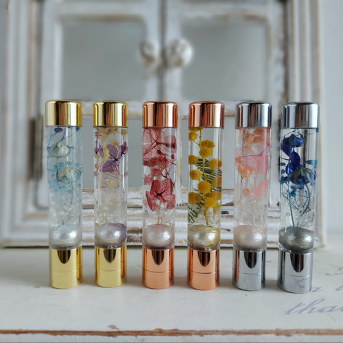 ♡オーダーページ♡固まるハーバリウム印鑑 固まるハーバリウム印鑑（シャチハタ・シルバー&リトルローズ）無料