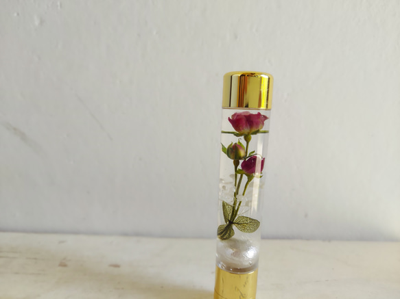 【ギフトセット】薔薇とつぼみのハーバリウムボールペン&印鑑《お洒落なBOXギフトラッピング♪誕生日や》 4枚目の画像