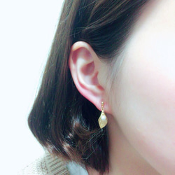 pearl leaf earring 2枚目の画像