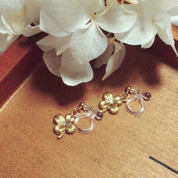 clover charm earring 4枚目の画像