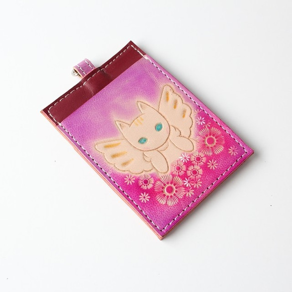 値下げ　B  定期入れ　天使猫　ネコ　猫柄　スイカ　イコカ　パスケース  　革製品　皮のパスケース　　 2枚目の画像