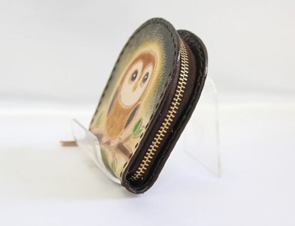 ふくろう柄のコインケース　革製品 　 4枚目の画像