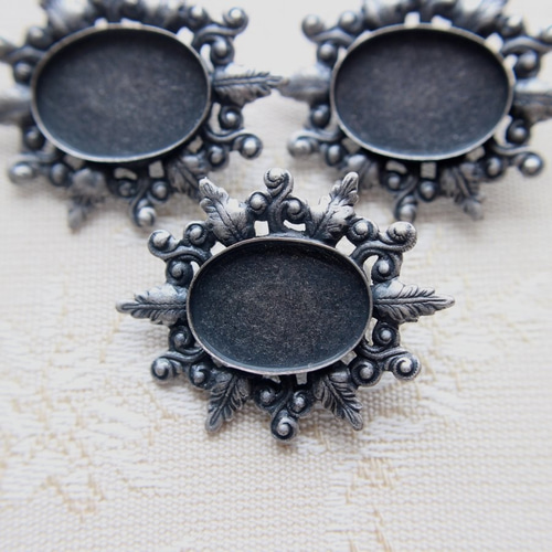 アンティークな雰囲気のブローチセッティング【3個セット：18mm×13m