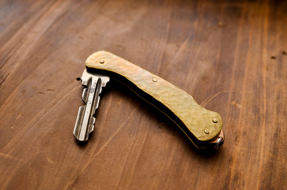 刀型鑰匙黃銅/可以個性化/男士/女士/禮物/可以訂購裝飾品 第1張的照片
