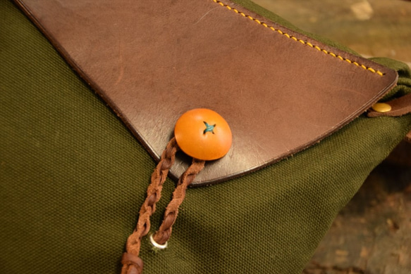 Bottello皮革和帆布組合肩背巧克力×苔綠手縫/男士/女士/禮品/燈 第2張的照片