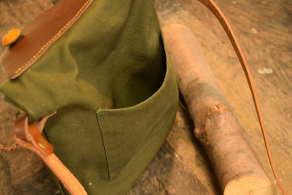 Bottello皮革和帆布組合肩背巧克力×苔綠手縫/男士/女士/禮品/燈 第6張的照片