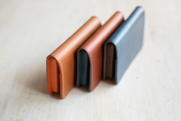 しぼり加工の名刺入れ ブッテーロ革仕様/名入れ可能/総手縫い仕上げ