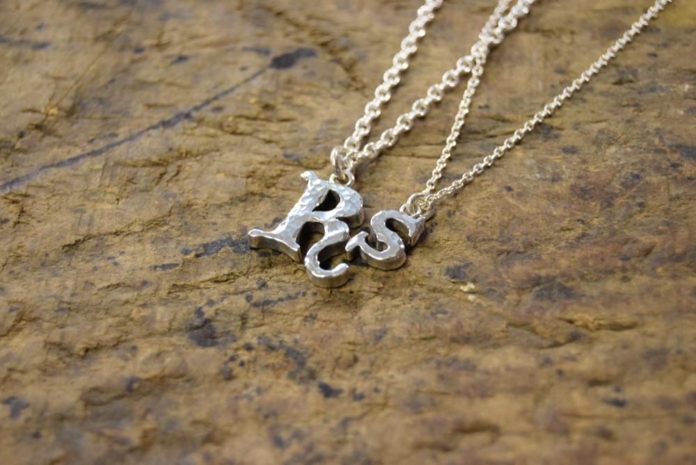 イニシャルペアネックレス ペア/silver950/メンズ・レディース/プレゼント/手作り
