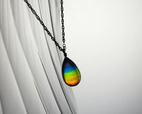 七色のしずく『 虹 』のガラスペンダント ネックレス・ペンダント b