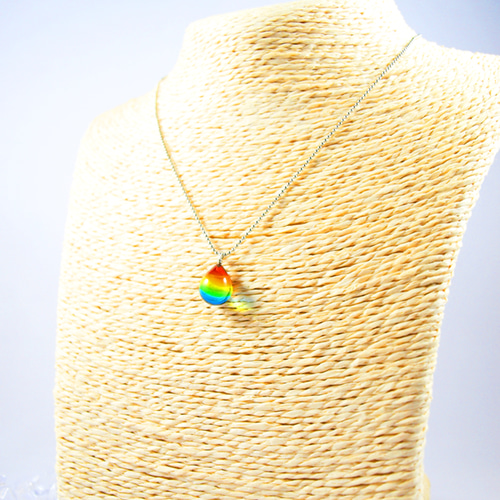 モナジー工房　虹の雫　ガラスペンダント　ネックレス　ハンドメイド モナジー工房 虹の雫 ガラスペンダント ネックレス ハンドメイド