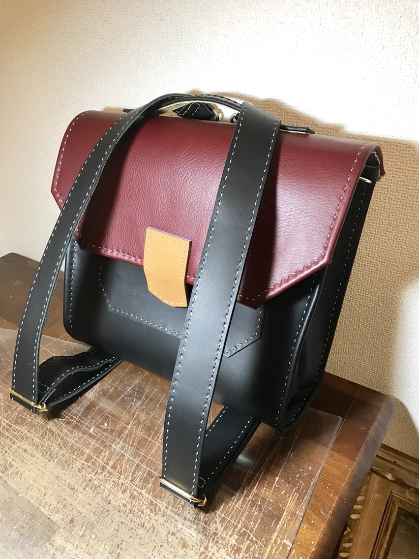 カバン型リュックボルドー&ブラック