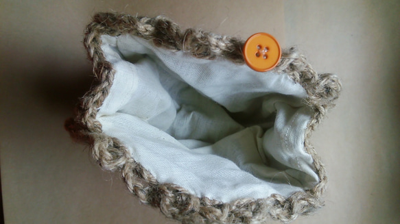 麻糸クロシェの小物バッグ(黄ボタン) 3枚目の画像