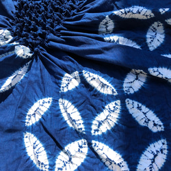 天然藍染有松鳴海絞り多用途布(テーブルセンター、タペストリー、ふろしき) 4枚目の画像