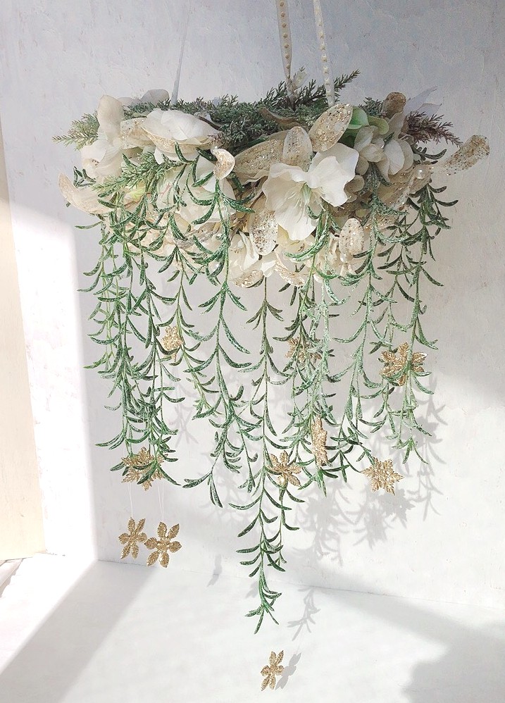 飾り付けを楽しめる★ヤドリギと 雪の結晶のフラワーシャンデリア　クリスマスリース