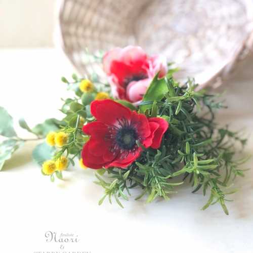 赤いアネモネとミモザのスワッグ スワッグ NAORI &STARRY GARDEN 通販