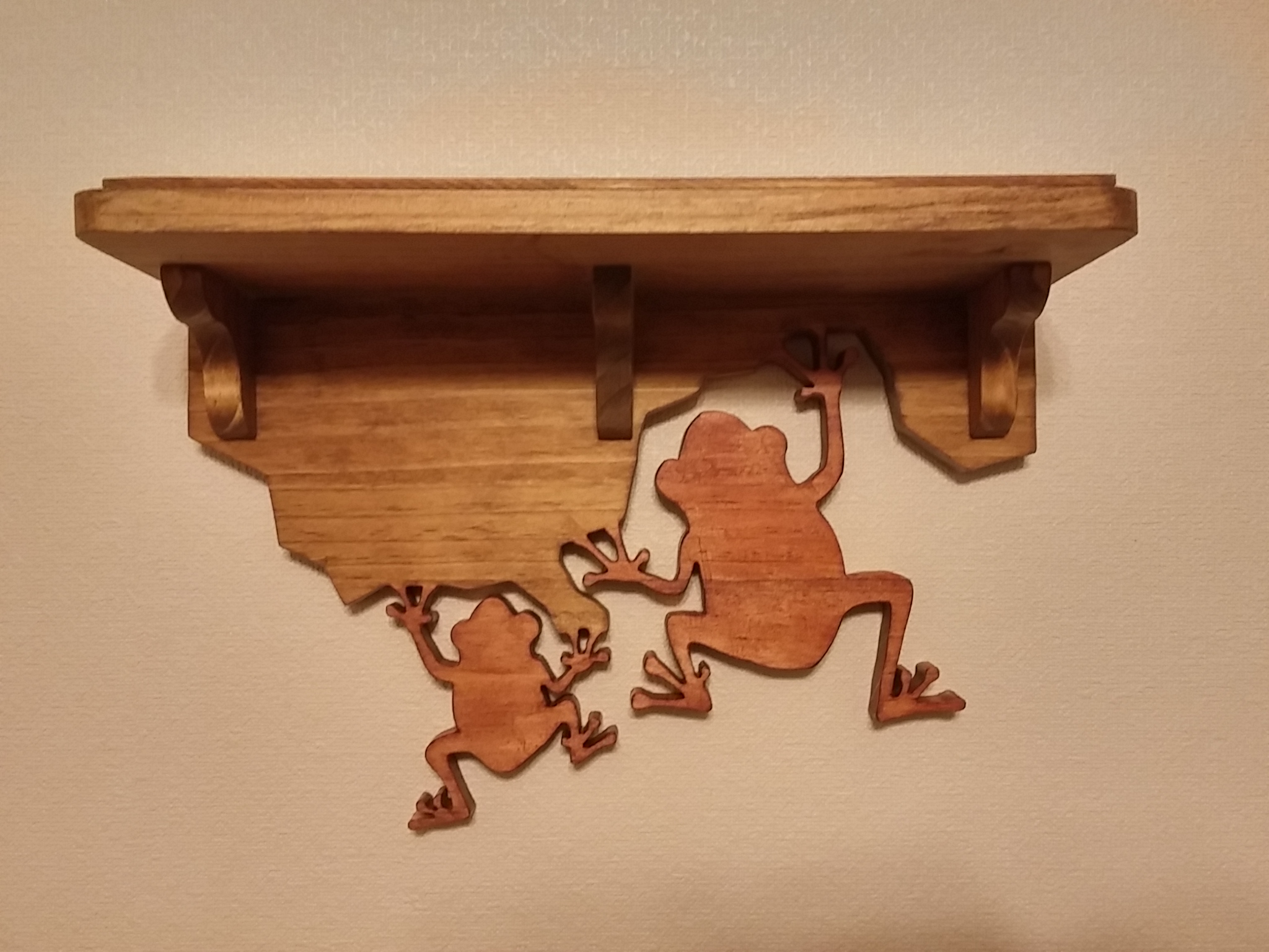 受注制作☆カエル2匹がはっている飾り棚