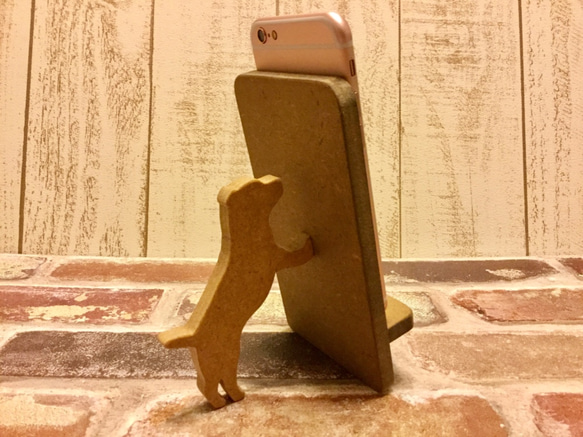傑克羅素梗支持的手機/智慧型手機支架 深棕色 第1張的照片