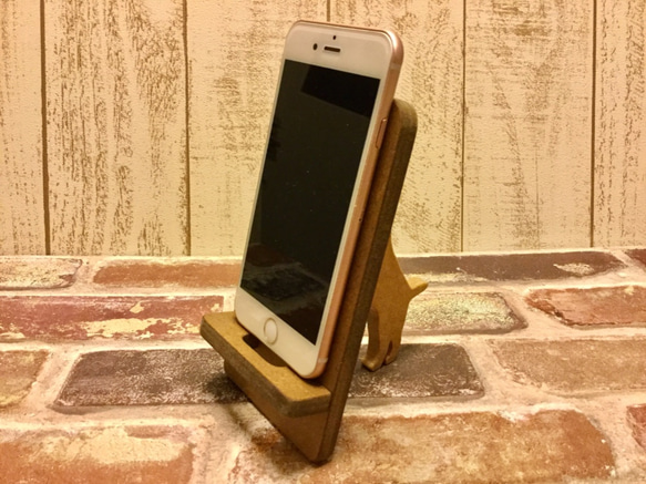 傑克羅素梗支持的手機/智慧型手機支架 深棕色 第3張的照片