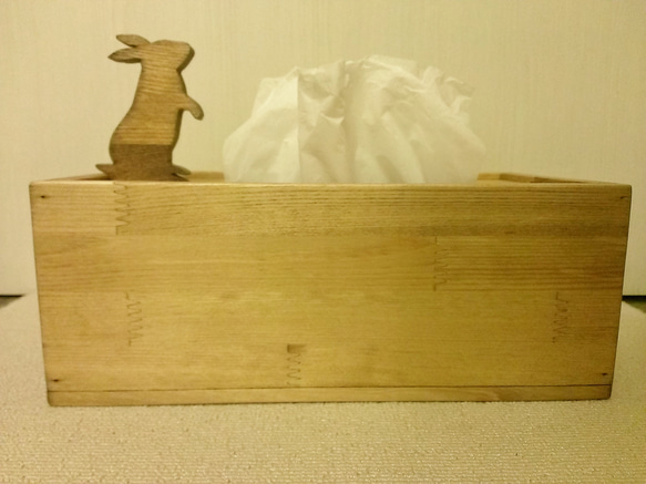 受注制作☆ウサギが遊ぶ木製ティッシュケース☆MW 2枚目の画像
