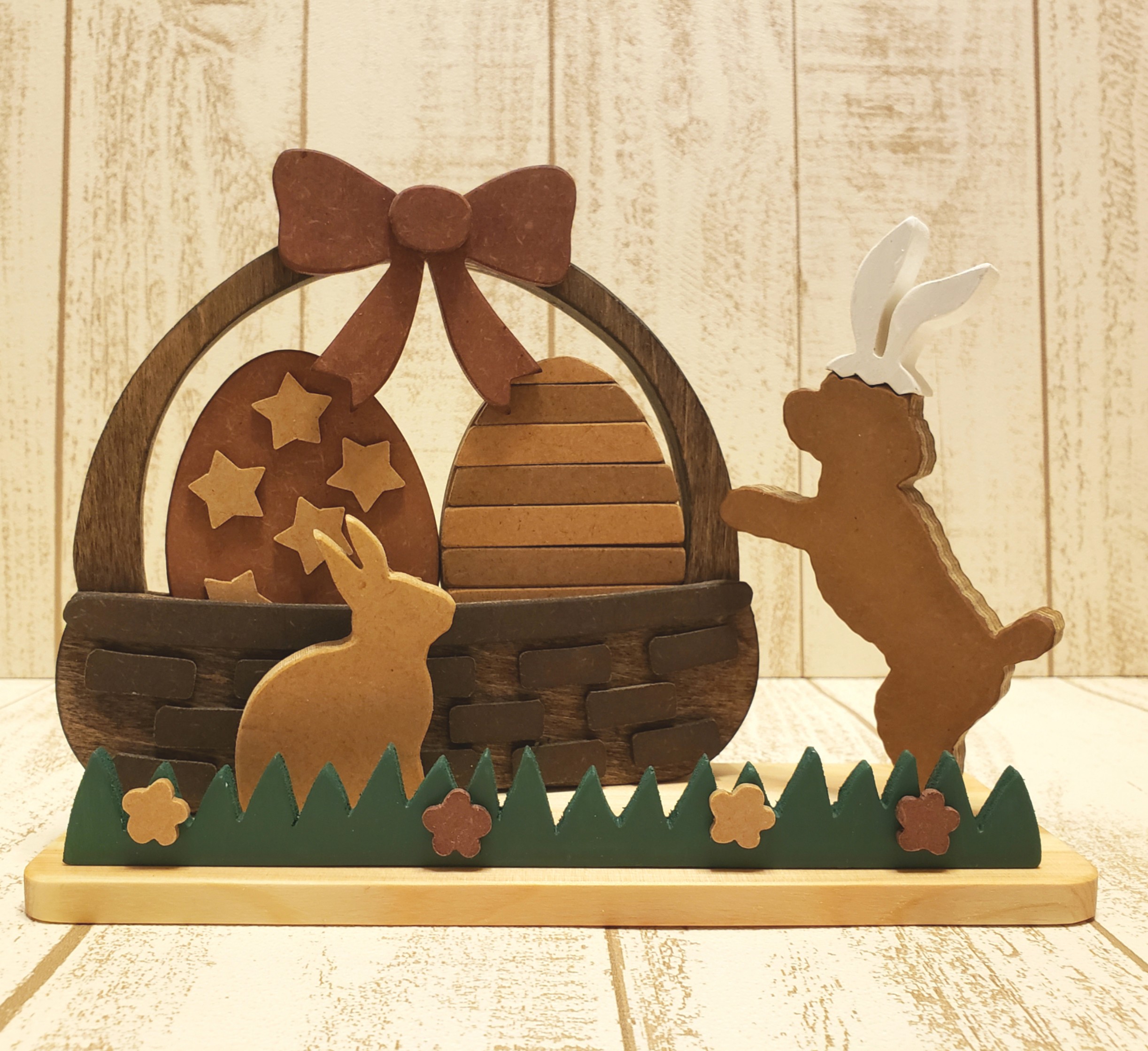 受注制作☆イースター☆イースターエッグとトイプードルの置物☆動物の変更も色変更も可能！