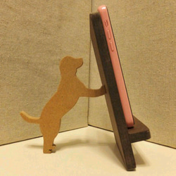 小獵犬支撐的智慧型手機支架, 深棕色 第2張的照片