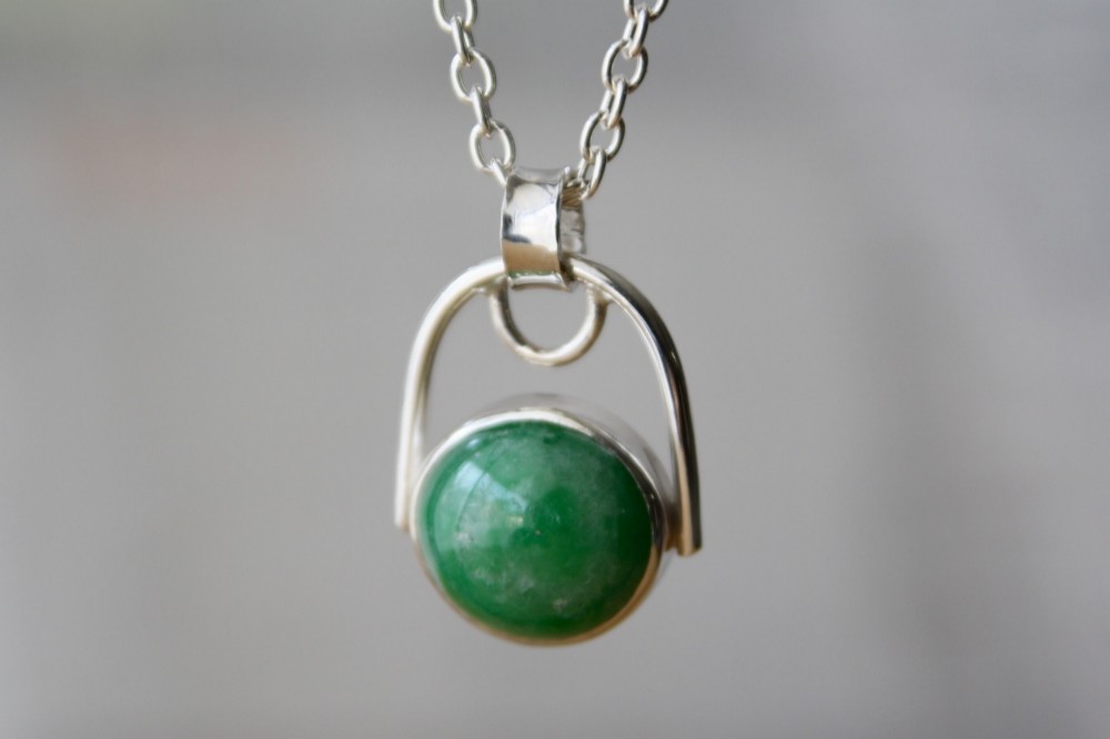 翡翠 SVネックレス