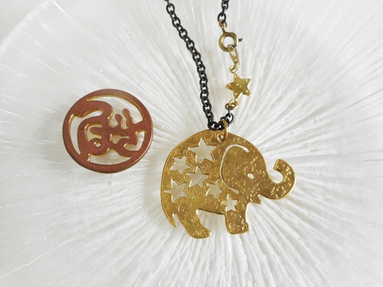 「lucky star」ゾウペンダント