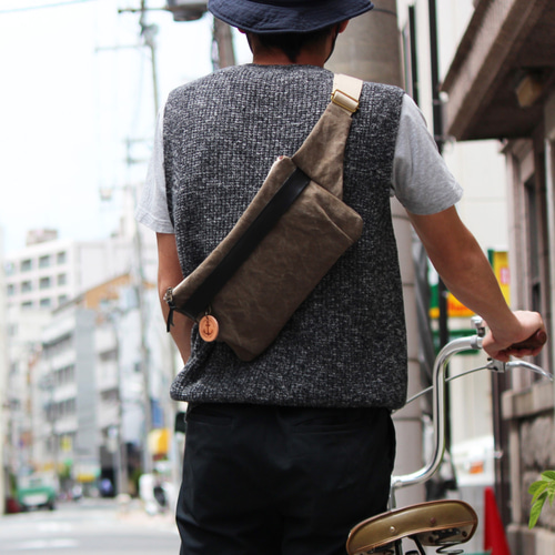 レザー ボディバッグ オリーブ ブラック オリーブ色 pappa :オリーブ(倉敷帆布×栃木レザーボディバッグ)受注製作