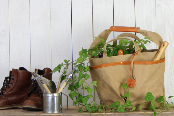 花園：水桶：棕褐色（單寧染色帆布×竹製皮革手提包） 第2張的照片