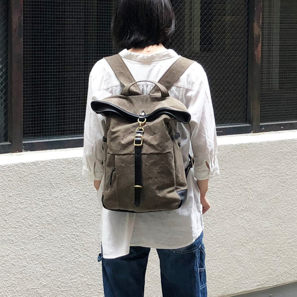 guide：オリーブ（タンニン染め帆布×杤木レザーリュック
