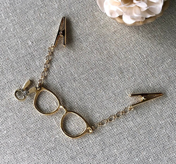 シェイプレット・カーディガンクリップなどに♥︎ウサギとメガネ　*ゴールド* 1枚目の画像