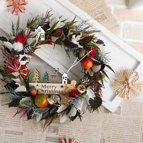 森の中の小人サンタのクリスマスリース