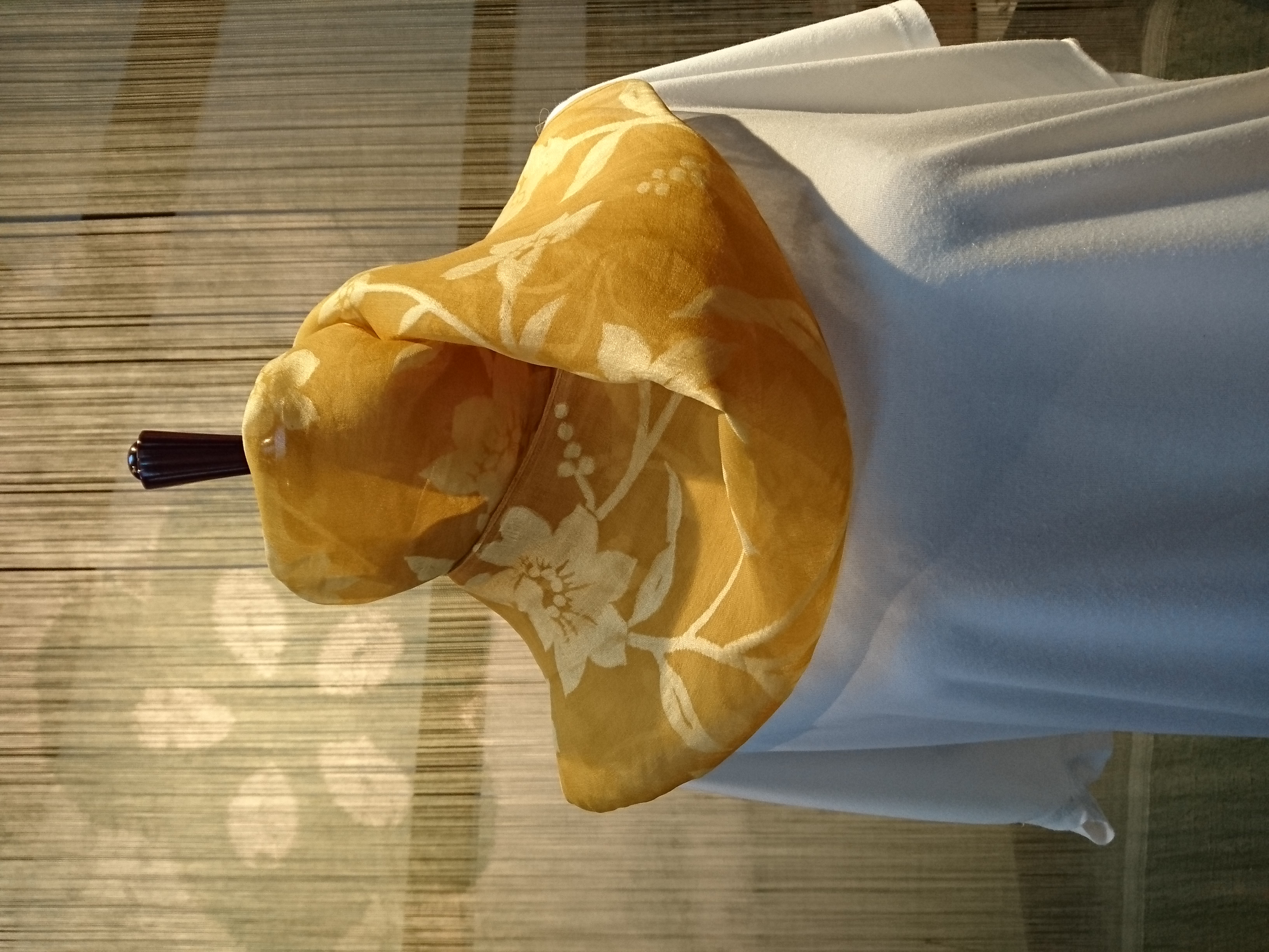 草木染め 百合蔓草柄 silkストール 《やまぶきいろ》made in Japan