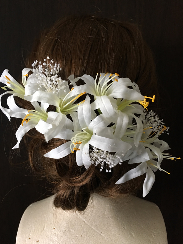 プリザーブドフラワー○ホワイトダイアモンドリリーとかすみ草の髪飾り9本セット 1枚目の画像