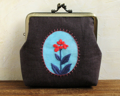 春めく季節のがま口ポーチ 手刺繍 ハンドメイド