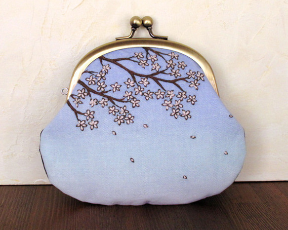 手刺繍のおさいふ「桜」 1枚目の画像