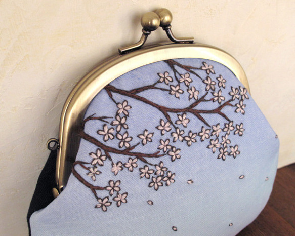 手刺繍のおさいふ「桜」 2枚目の画像